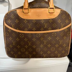 Louis Vuitton Deauville Monogram Canvas
Brown Bag